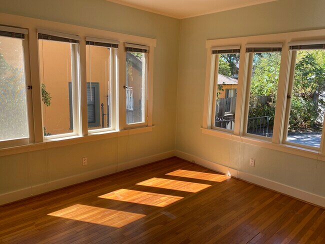 Master Bedroom - 1823 N Michigan Ave