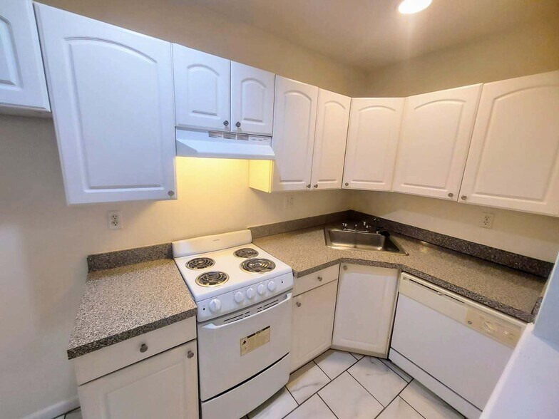 Primary Photo - 26 Allston St