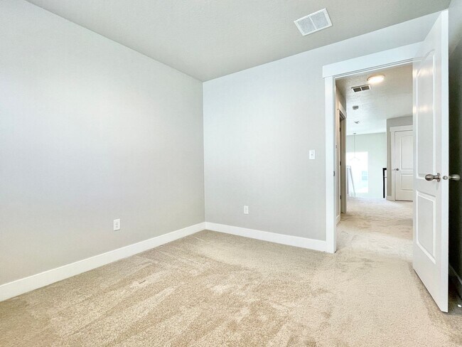 Building Photo - Stunning Two-Story at Quailhill!