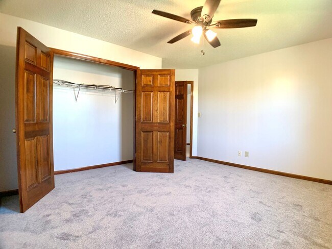 Building Photo - 501 Eysian Rd