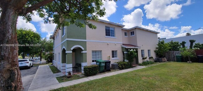 Building Photo - 18662 SW 100th Ave