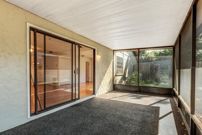 Building Photo - 1106 Golf Club Ct