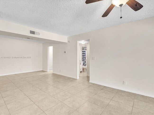 Building Photo - 614 NW 13th St