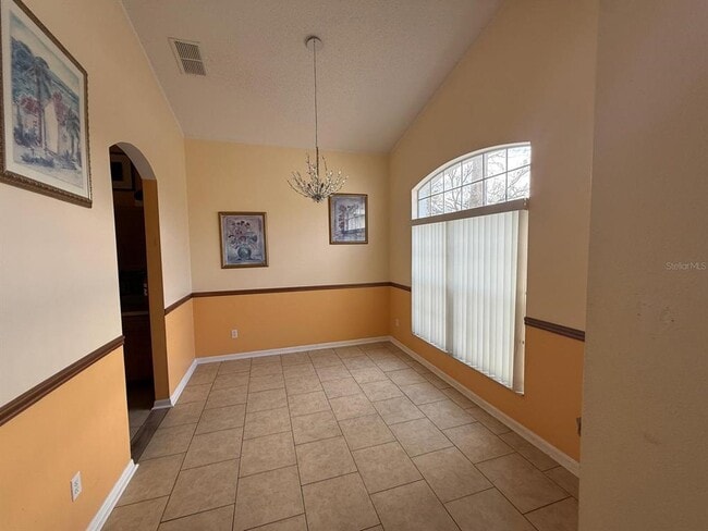 Building Photo - 501 Castlemain Cir