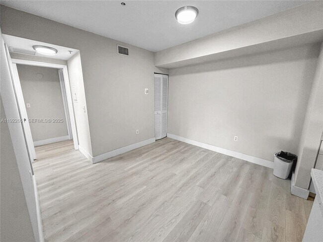 Building Photo - 2120 W Preserve Way