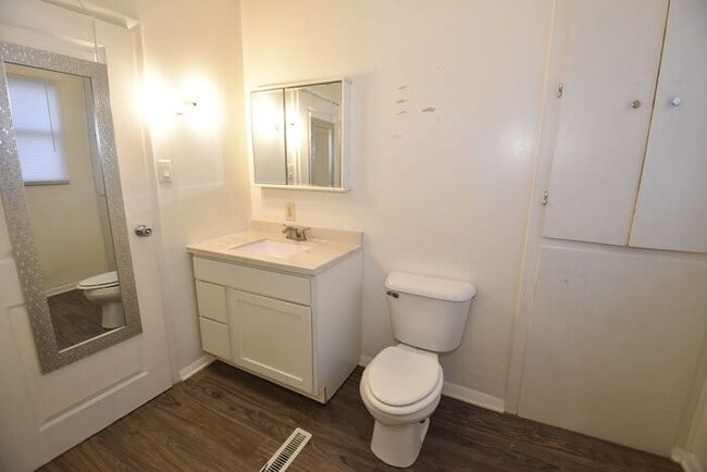 Building Photo - Elkhart 3 bedroom and 2 full baths