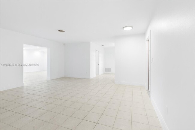 Building Photo - 16412 SW 74th Ct