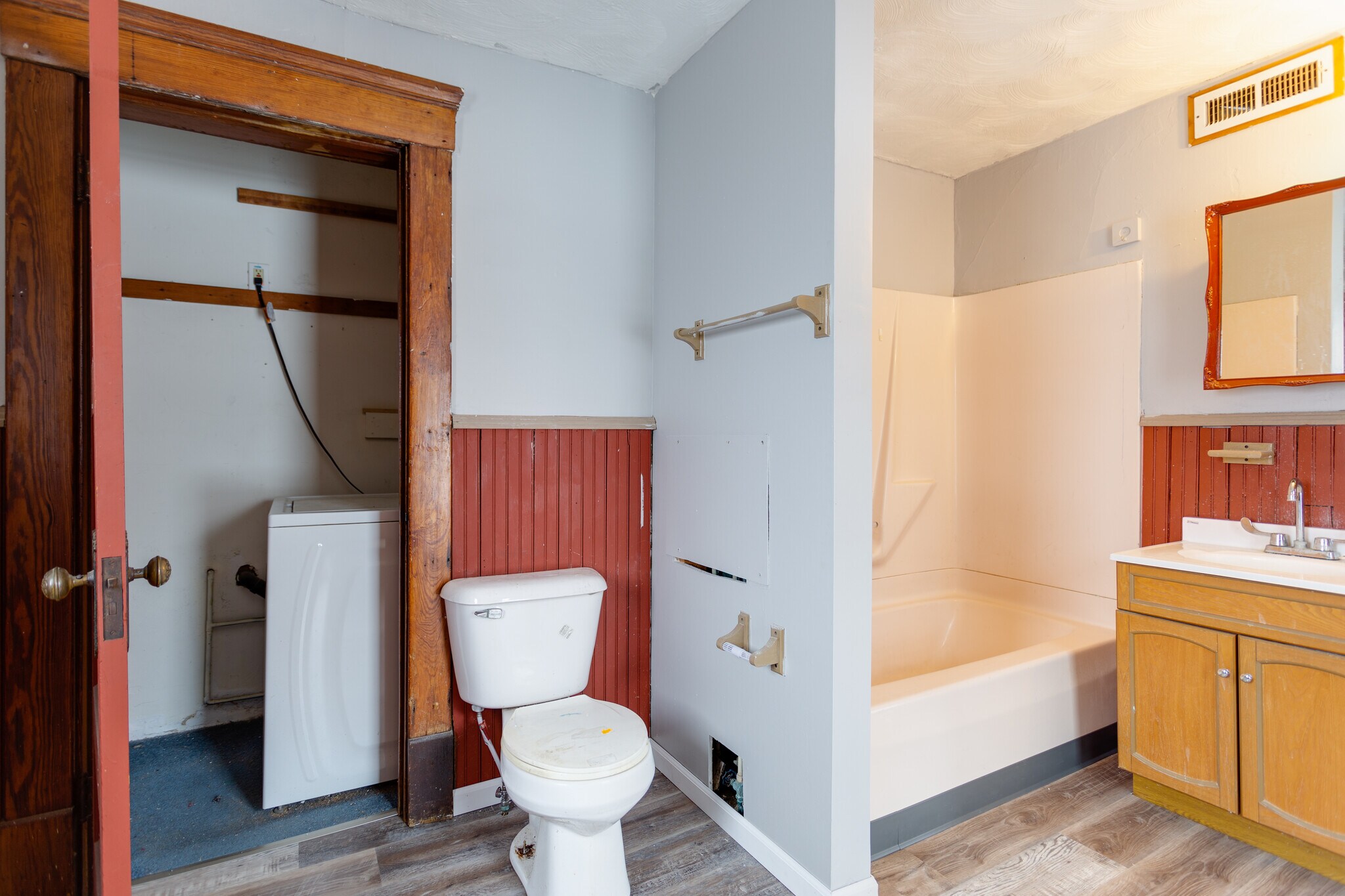 Building Photo - 33 W Main St