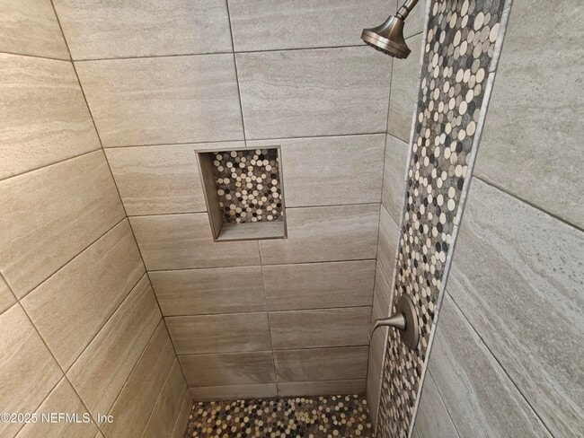 Building Photo - 8971 Rockpond Meadows Dr