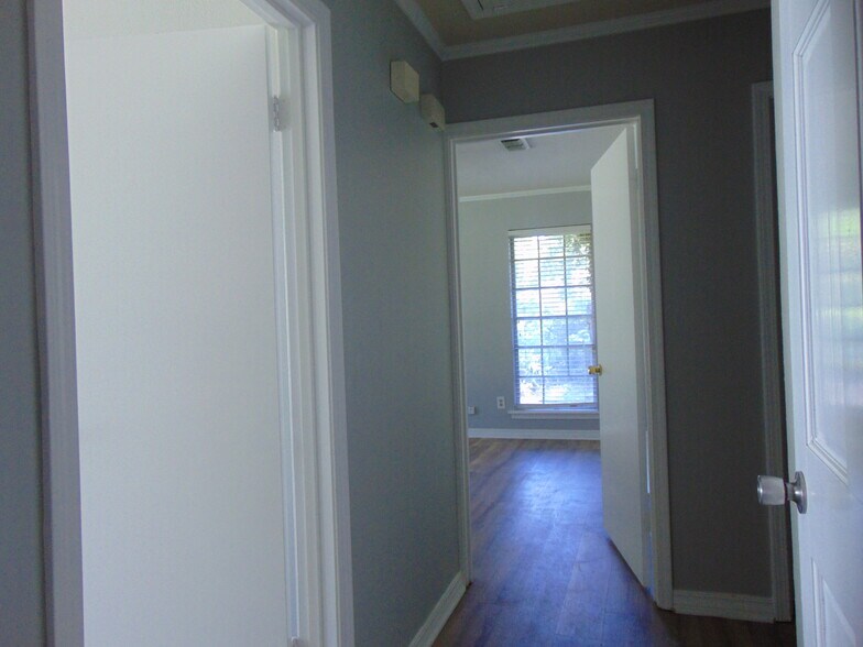 Building Photo - 8642 W Wilderness Way
