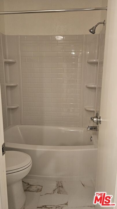 Building Photo - 3851 Amberly Dr