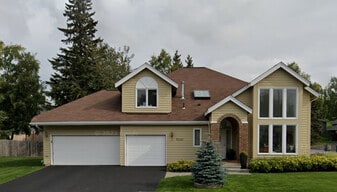 Building Photo - 3221 Legacy Dr