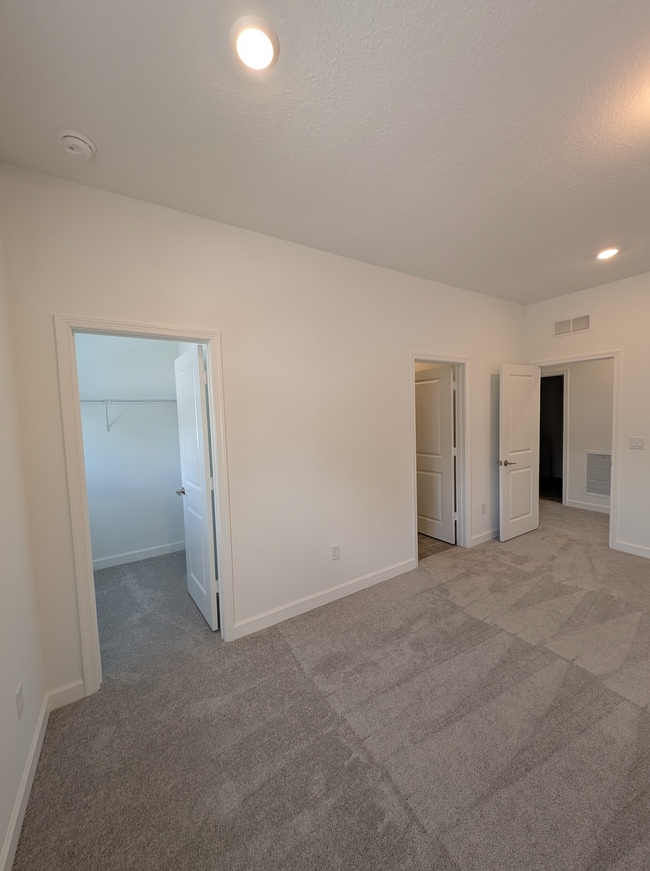 Building Photo - 6831 Cobia Cir