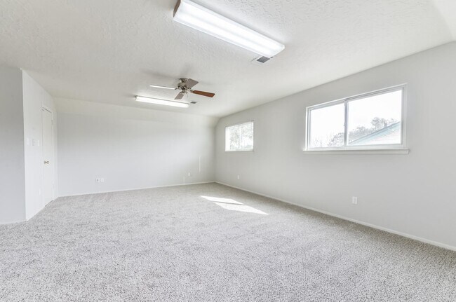 Building Photo - 16606 Burlcreek St