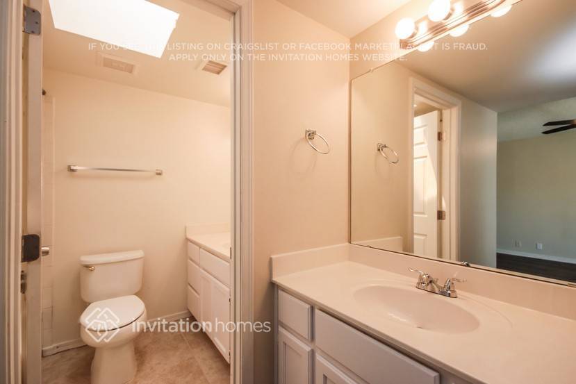 Building Photo - 11134 N 82nd Dr