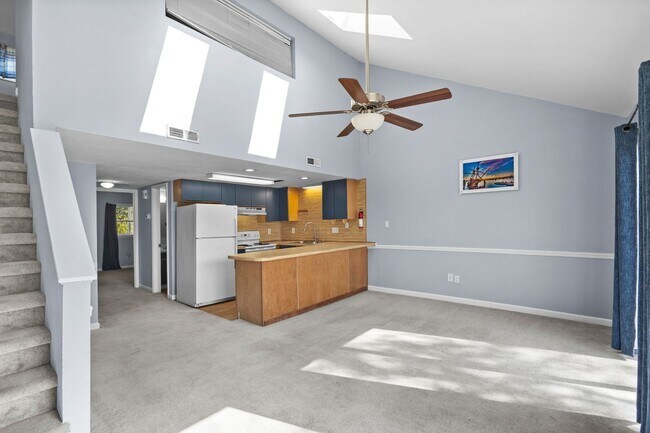 Building Photo - Now Allowing 1 small dog under 30Lbs - Spacious 2 bed/2 bath Deer Creek Villas-Surfside