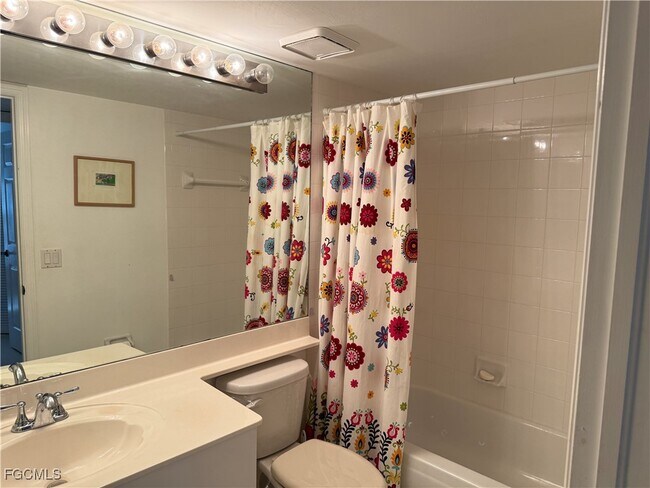 Building Photo - 5965 Trailwinds Dr