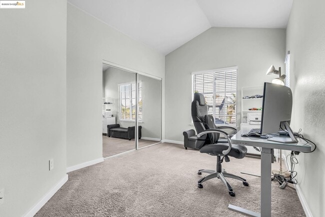 Building Photo - 2435 Pinehurst Ct