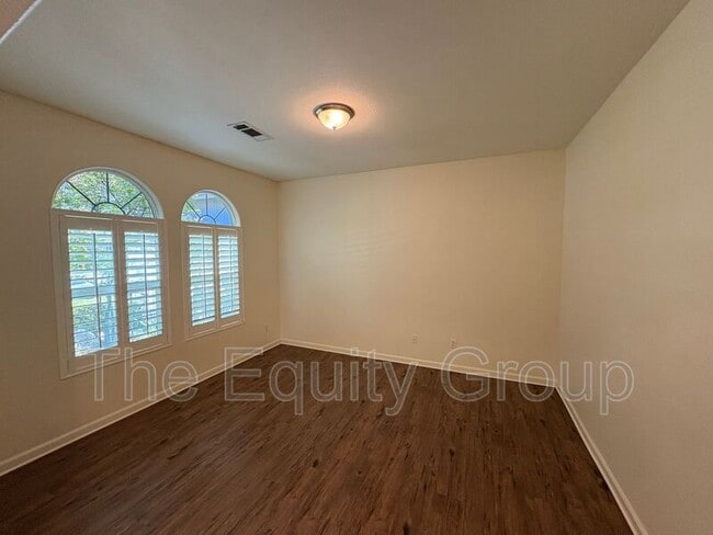 Building Photo - 138 N Lindsay St