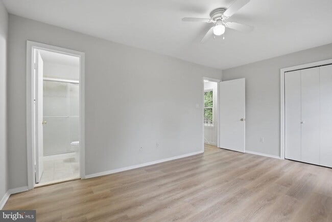 Building Photo - 7739 Tiverton Dr