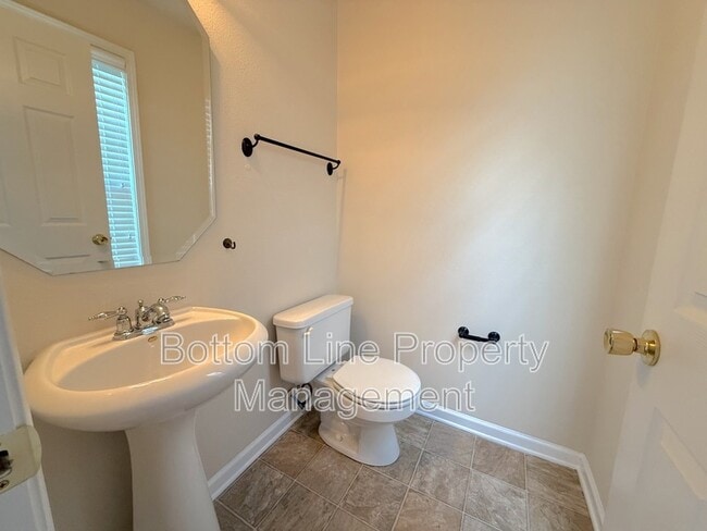 Building Photo - 3131 Ocalle Ln