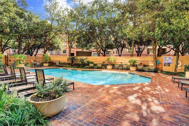 Building Photo - 15 Greenway Plz