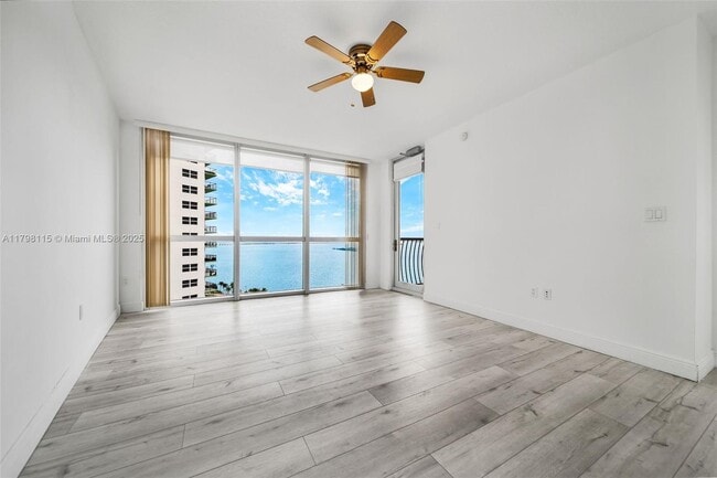 Building Photo - 1750 N Bayshore Dr