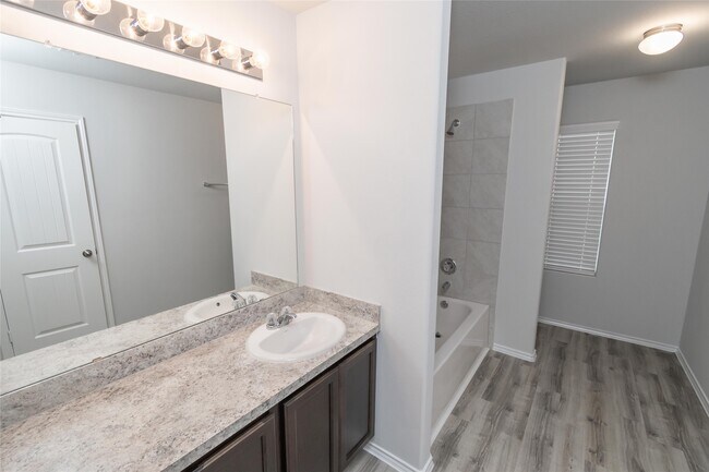 Building Photo - 5414 Tuglow Ravine Trl
