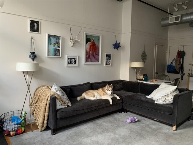 Building Photo - 1017 Jefferson St