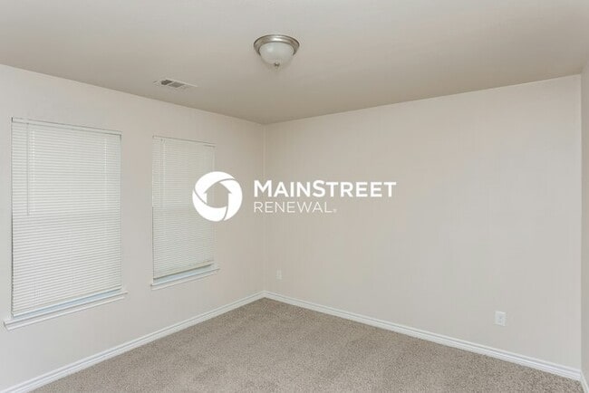 Building Photo - 4 Bedroom Pet-Friendly Home in Glenn Heigh...
