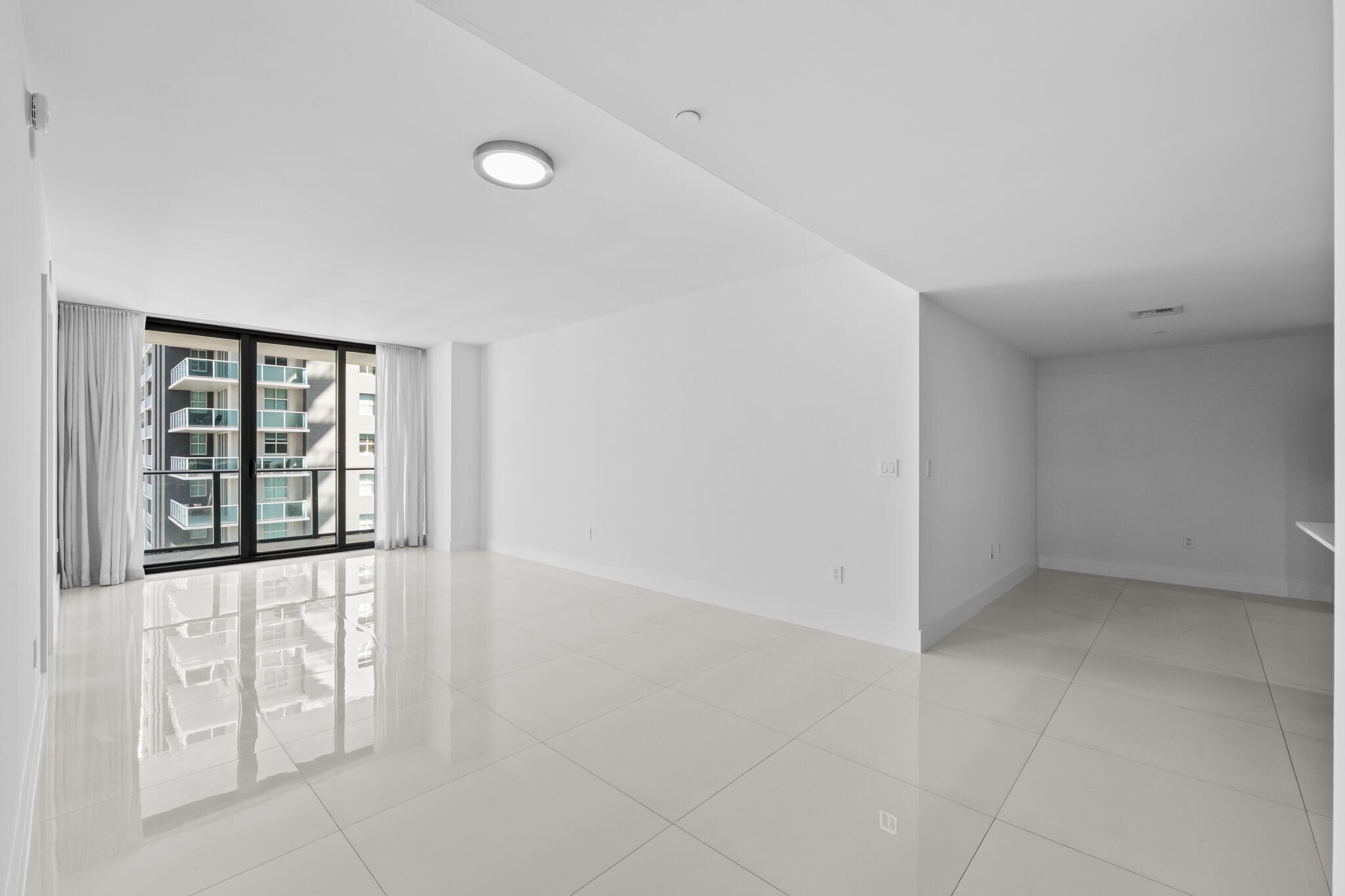 Building Photo - 1300 S Miami Ave