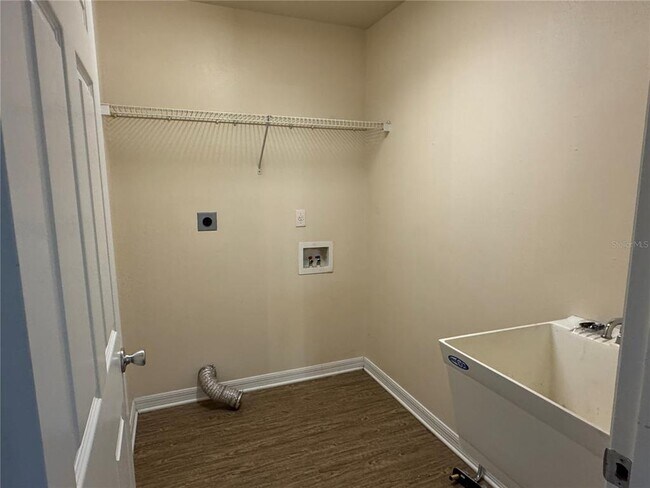 Building Photo - 4015 SW 130th Pl