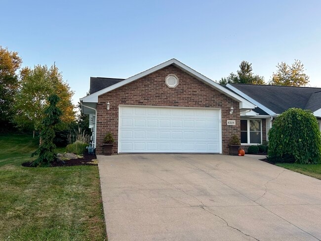 Building Photo - 6118 Seven Springs Dr