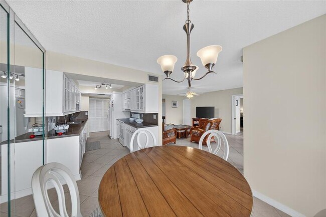 Building Photo - 800 Jeffery St