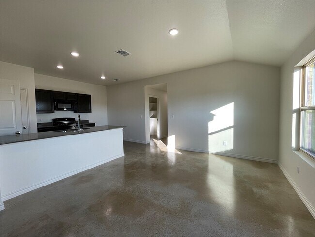 Building Photo - 2404 Duntov Dr