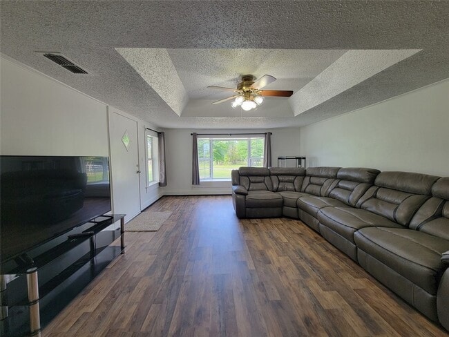 Building Photo - 1112 VZ Co Rd 1703