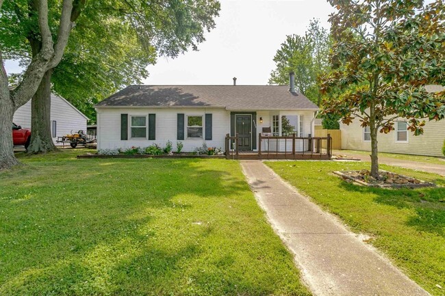 Primary Photo - Charming house near IVY Tech