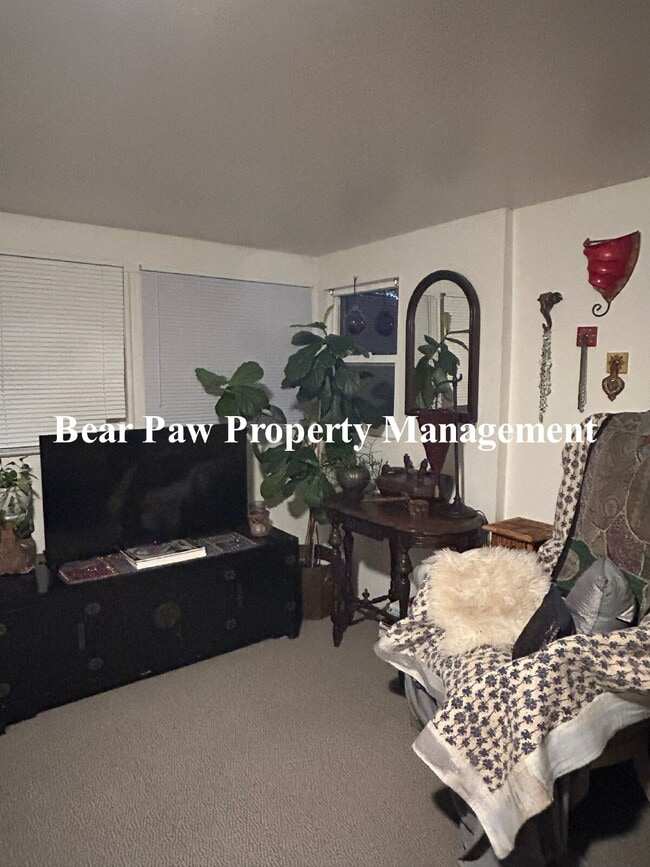 Building Photo - Adorable cabin in Evergreen!