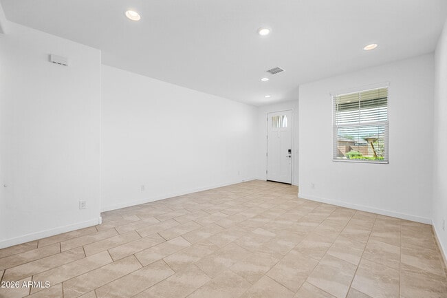 Building Photo - 8911 W Solano Dr