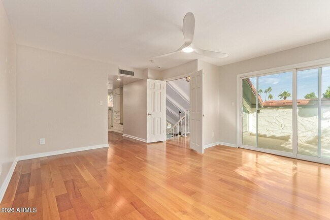 Building Photo - 5730 N Scottsdale Rd