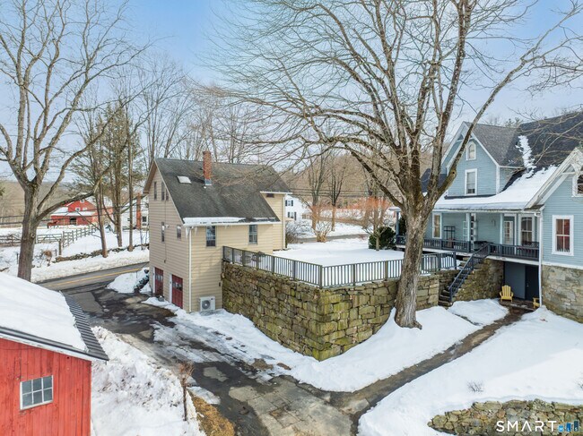 Building Photo - 263 Seymour Rd