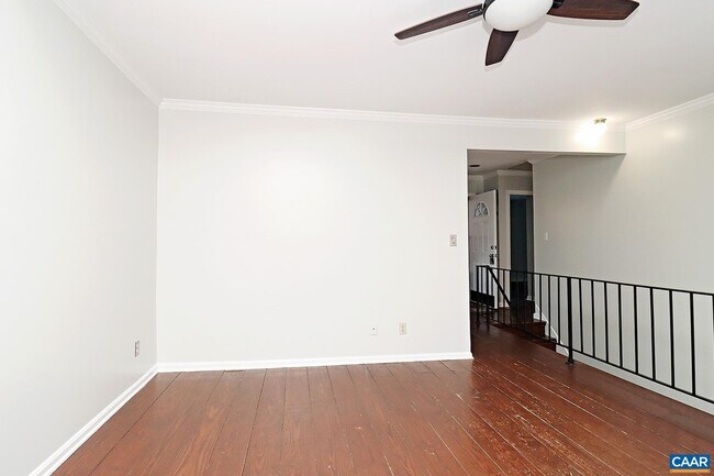 Building Photo - 573 Southampton Ct