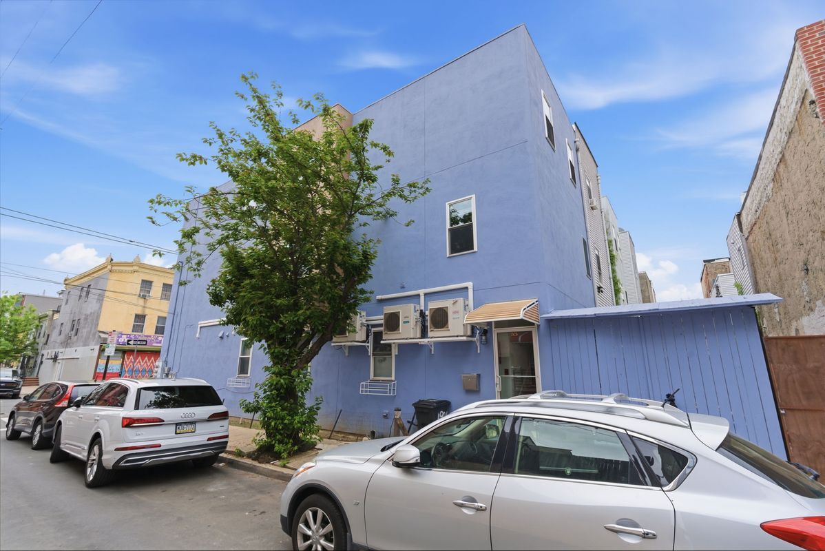 Building Photo - 1926 S 7th St