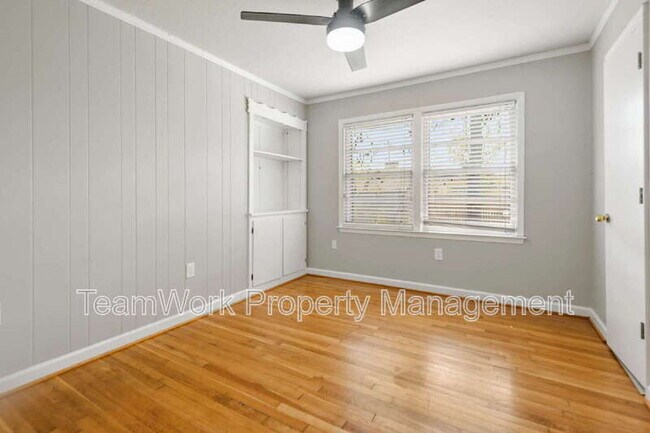 Building Photo - 1641 Falmouth St