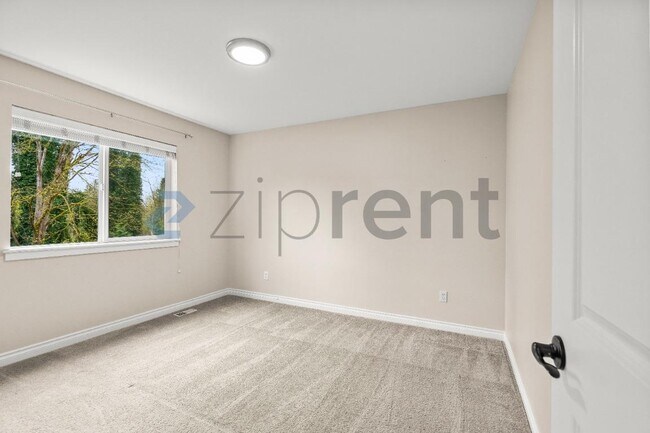 Building Photo - 7413 NE 200th St