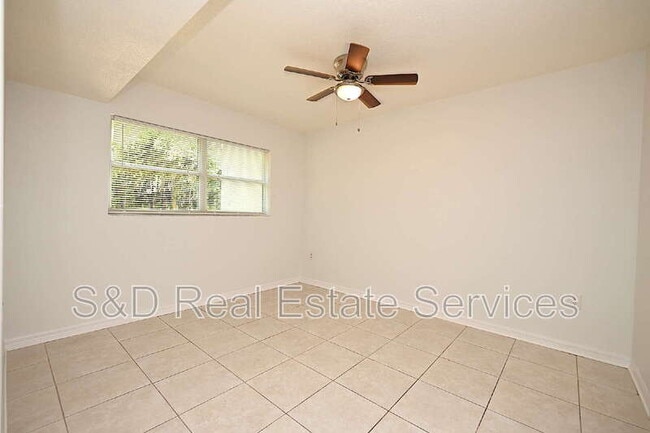 Building Photo - 141 Fernery Rd