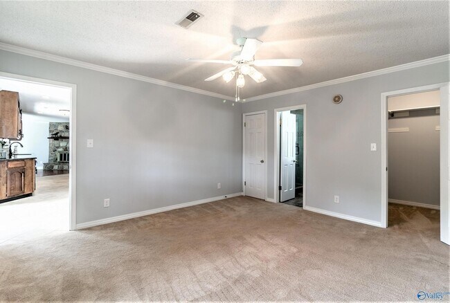 Building Photo - 1201 Aldridge Dr SE