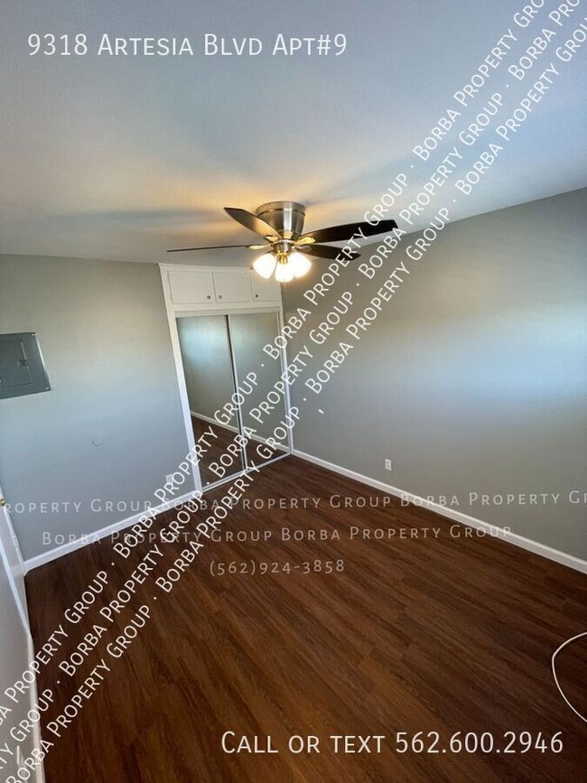 Building Photo - *PET FRIENDLY UPSTAIRS 2 BEDROOM 1 BATHROO...