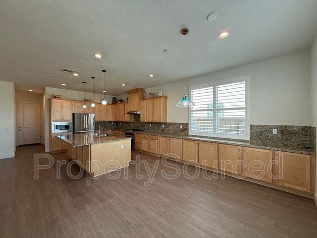 Building Photo - 1136 Crescent Ave