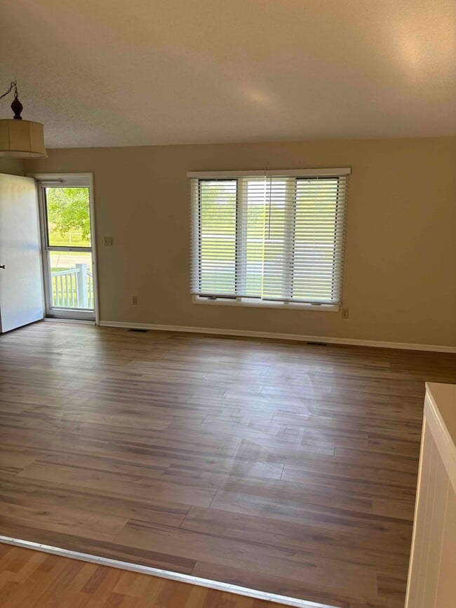 Building Photo - 3 bedroom, 1.5 bathroom Chelsea ranch - fr...